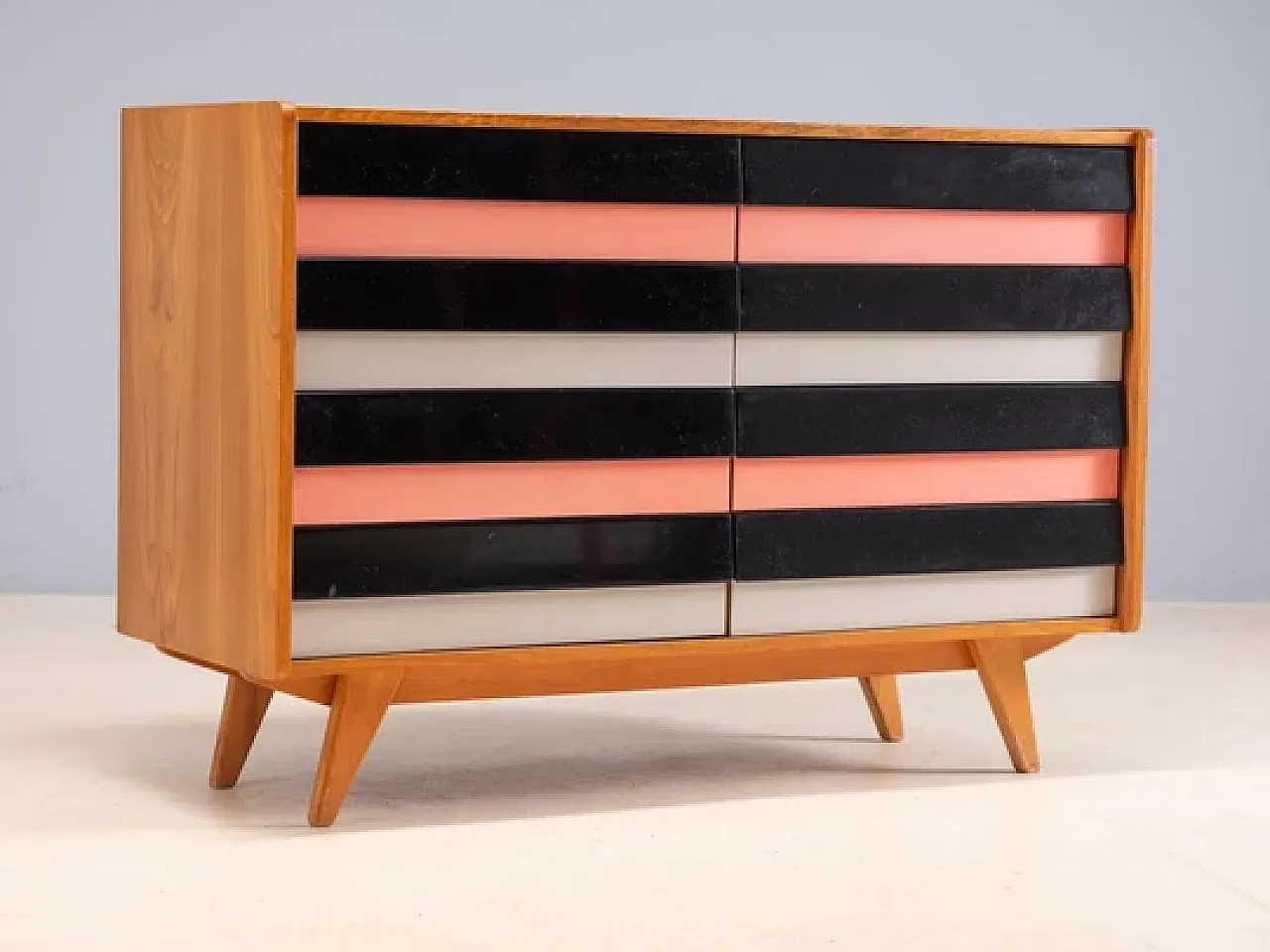 Cassettiera U-453 di Jiří Jiroutek per Interiér Praha, anni '60 1