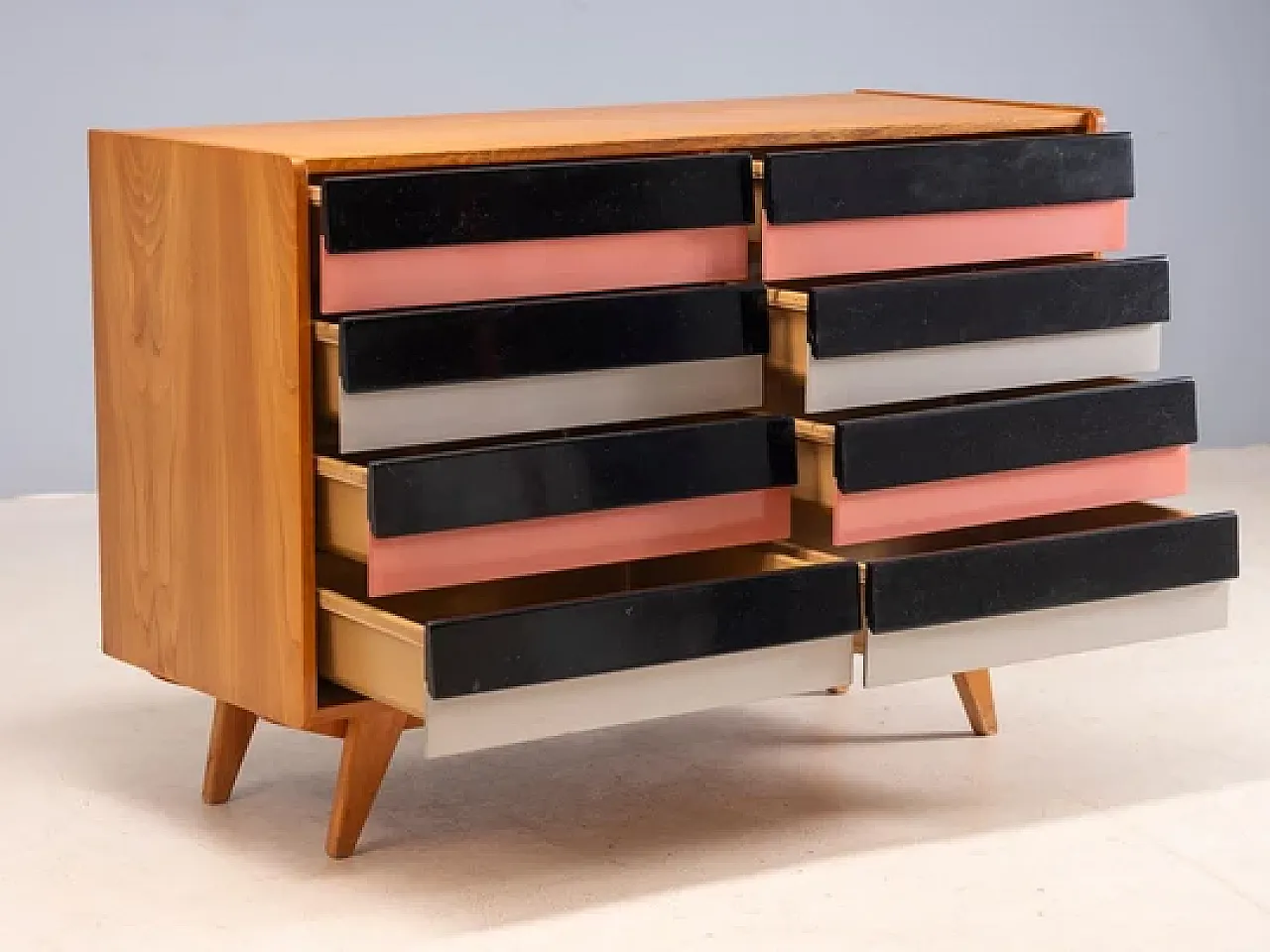 Cassettiera U-453 di Jiří Jiroutek per Interiér Praha, anni '60 2