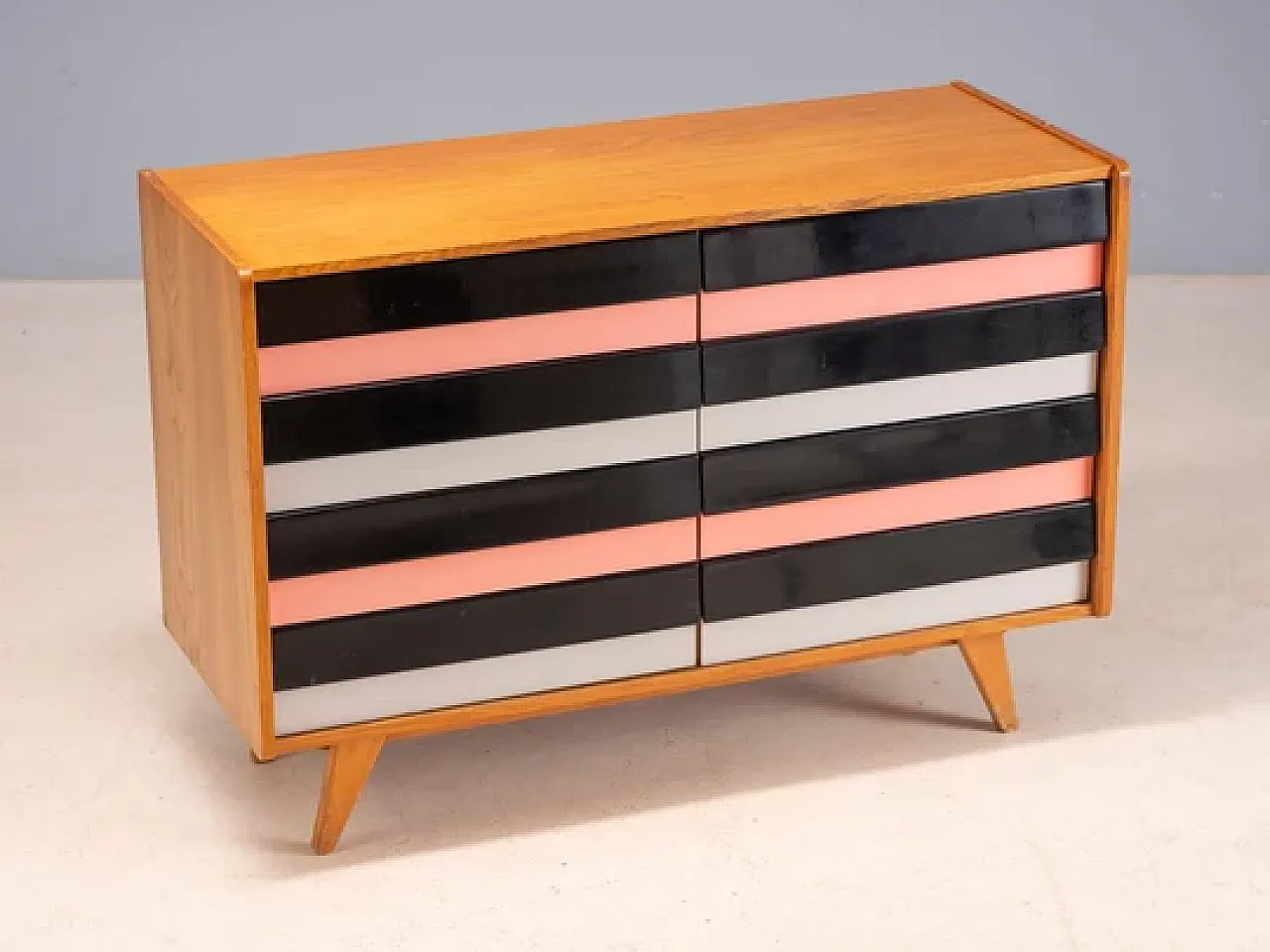 Cassettiera U-453 di Jiří Jiroutek per Interiér Praha, anni '60 4