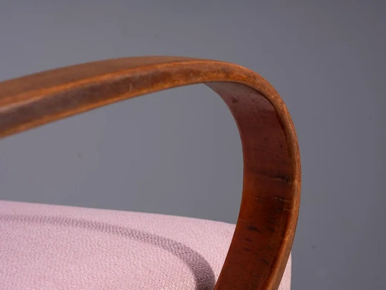 Coppia di poltrone in legno curvato di Jaroslav Šmídek, metà '900 5