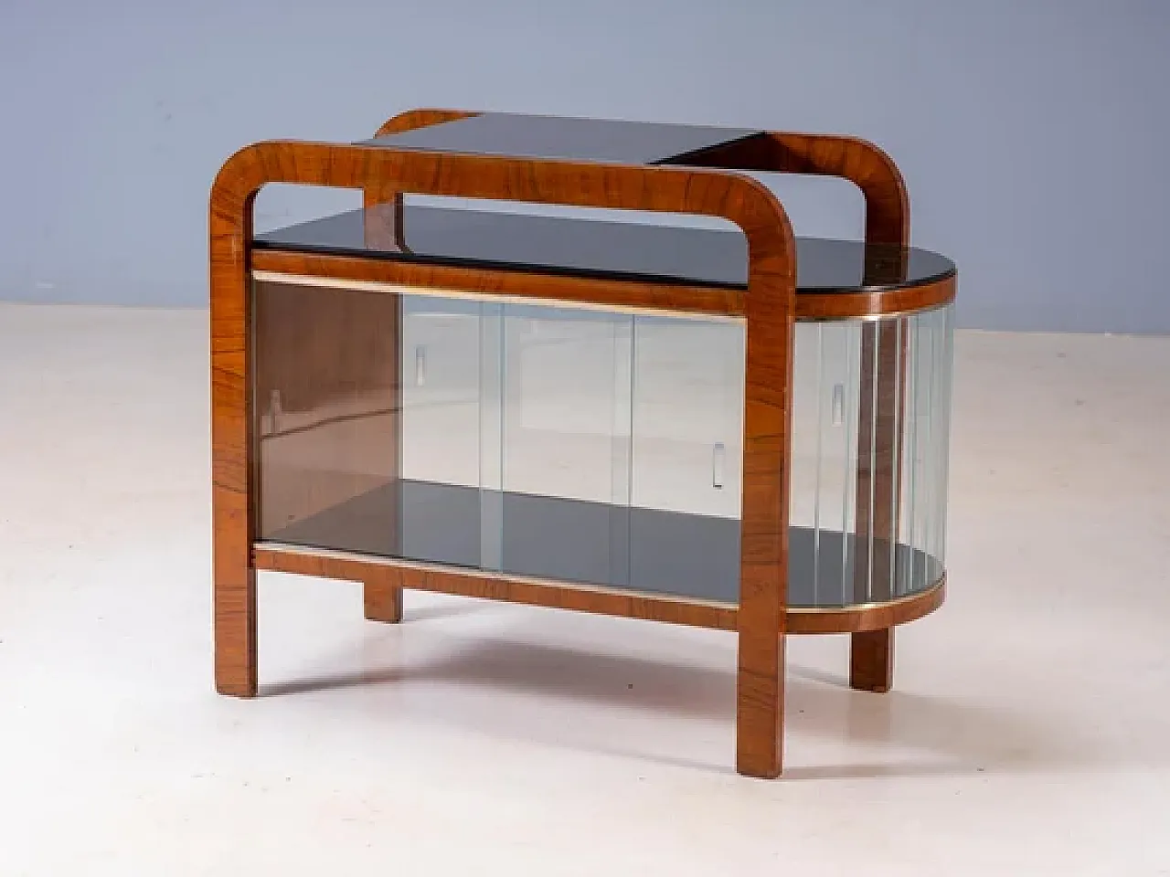 Vetrina con cornice curva in legno e porte in vetro, metà '900 2