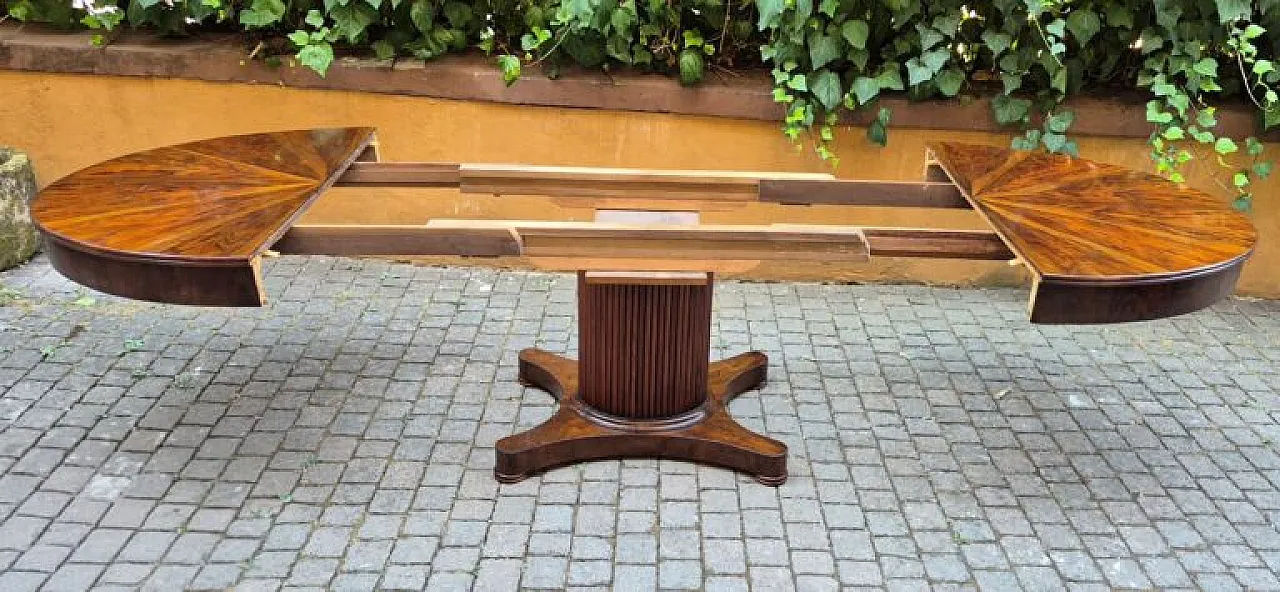 Empire oval table veneered in walnut, early 19th century 5