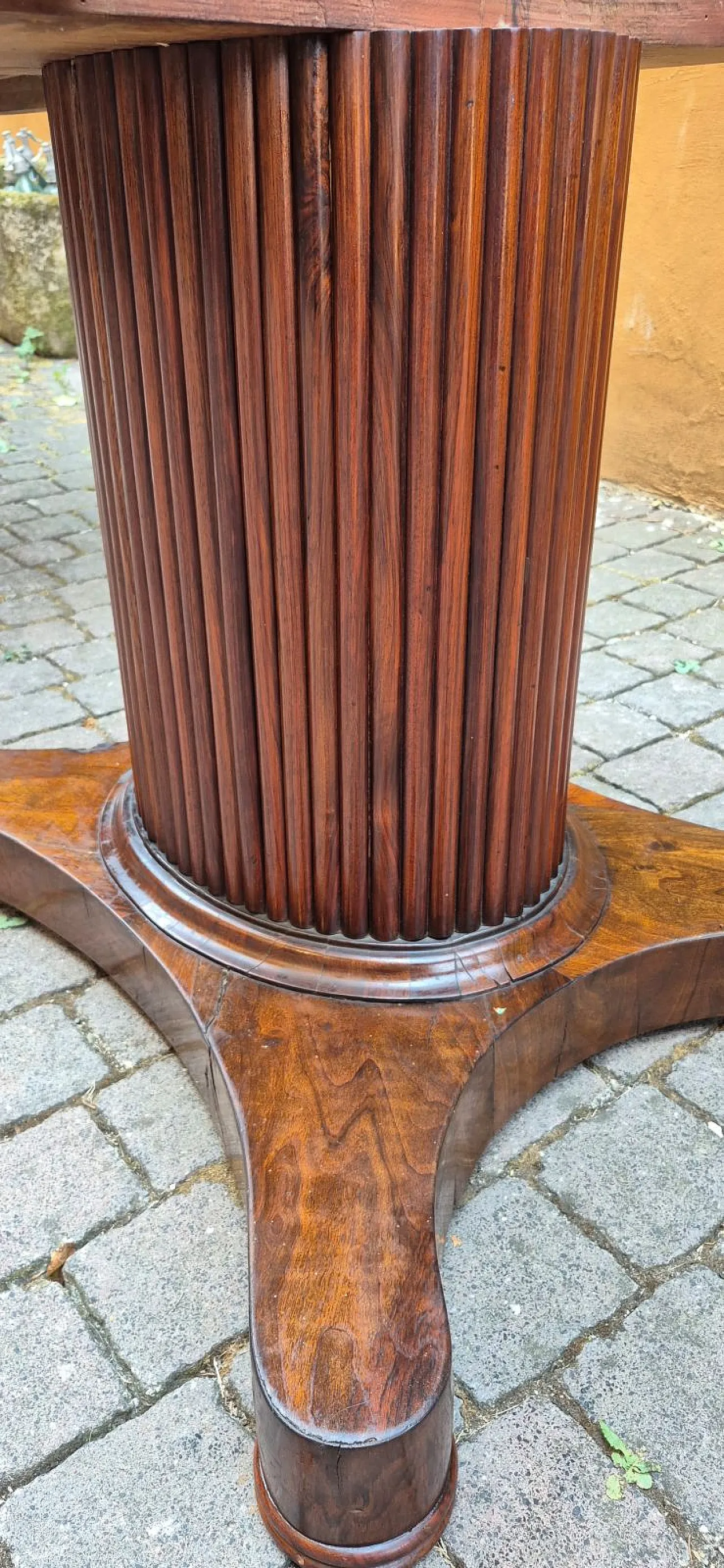 Empire oval table veneered in walnut, early 19th century 7