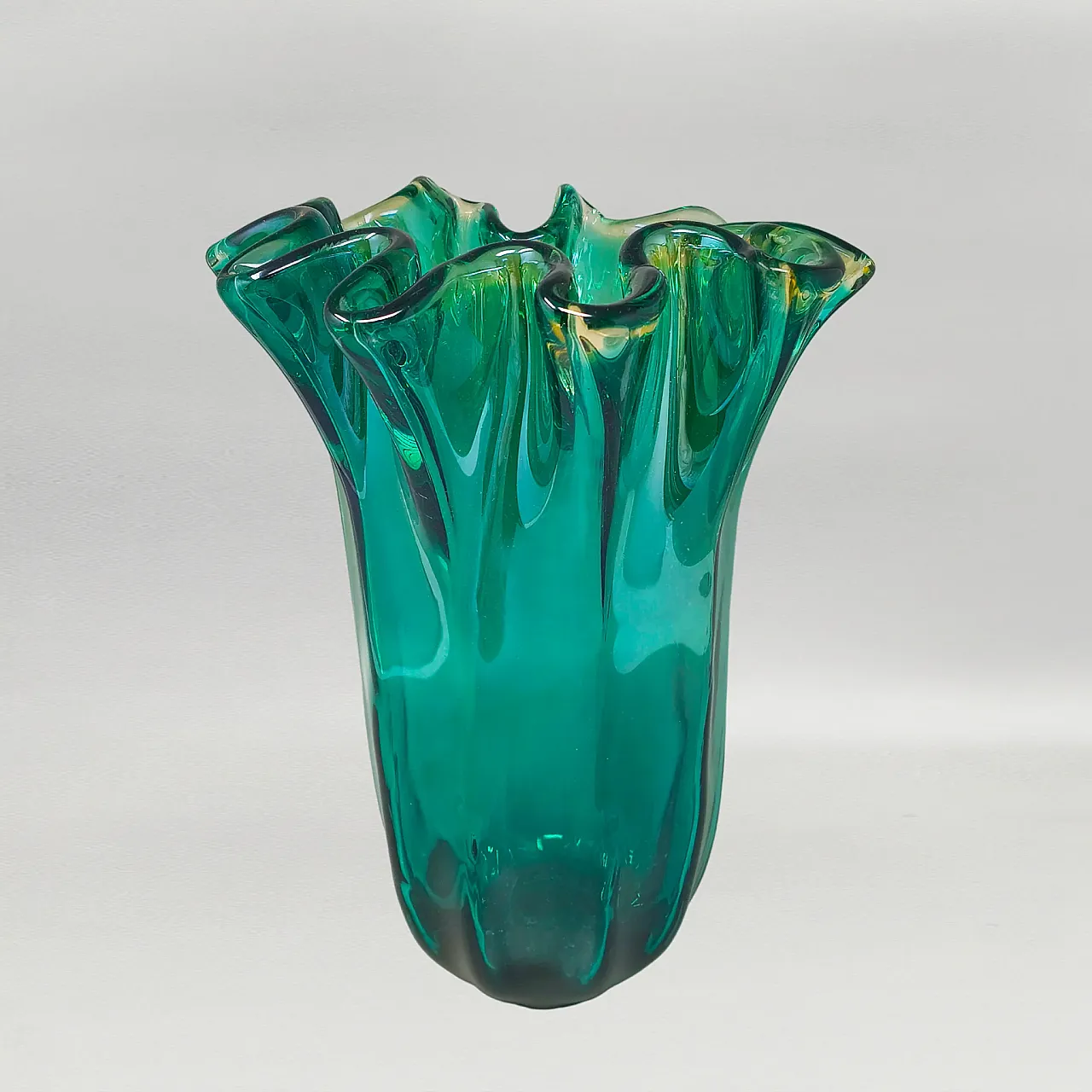 Michielotto emerald green Fazzoletto Murano glass vase, 1970s 1