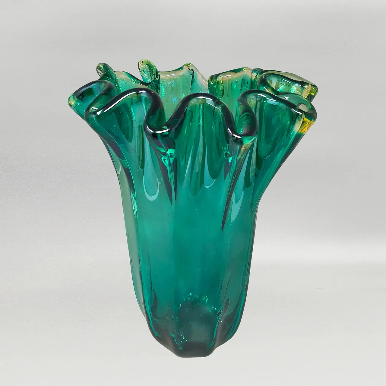 Michielotto emerald green Fazzoletto Murano glass vase, 1970s 3