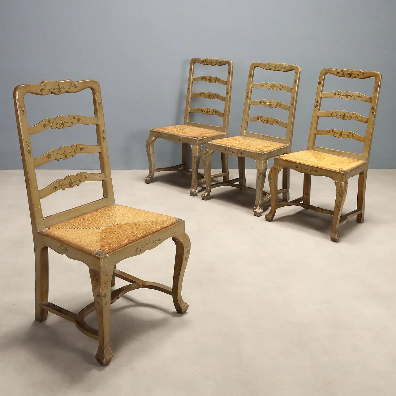 4 Sedie in legno laccato, '800 1