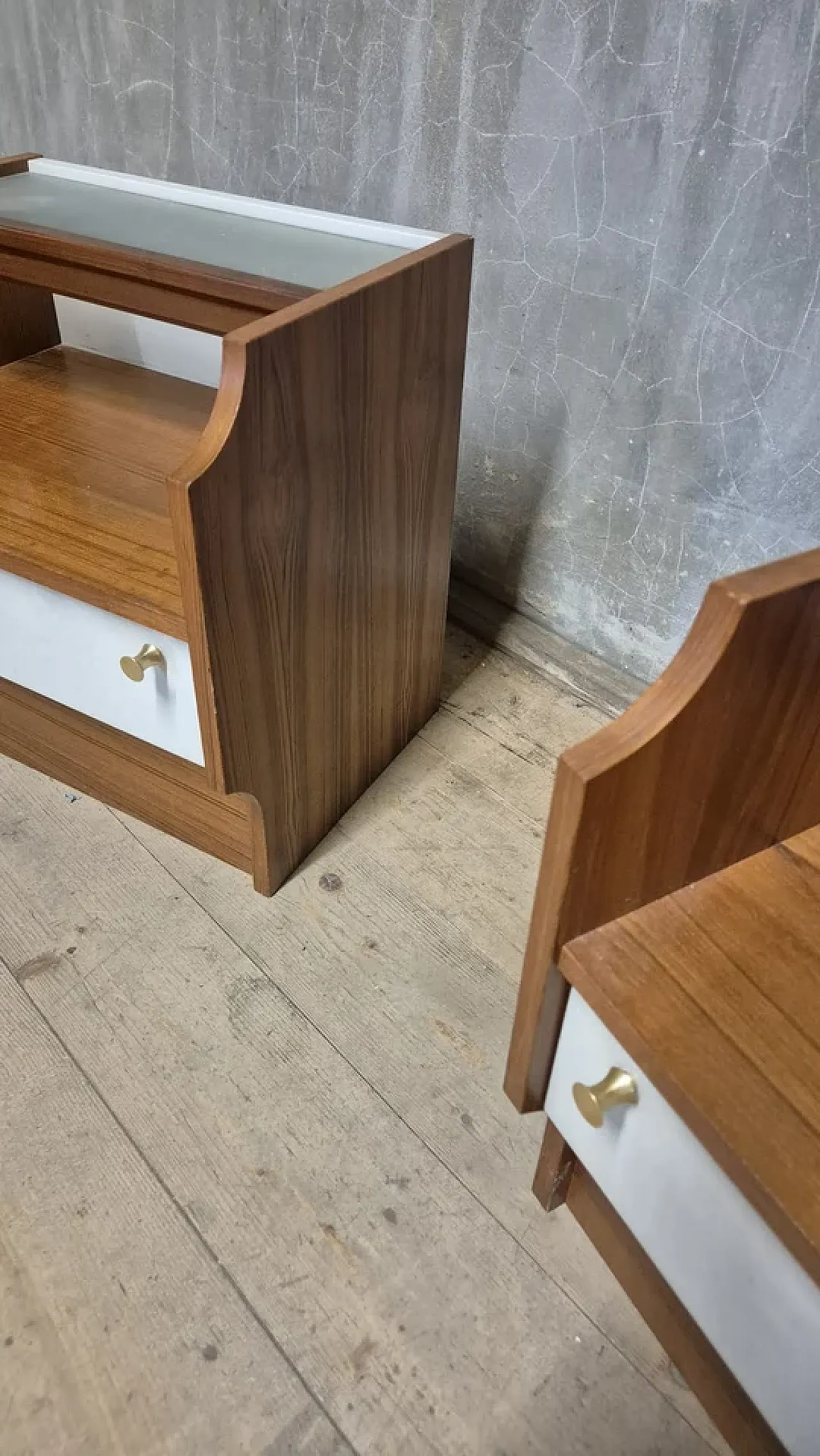 Coppia di comodini, metà '900 8
