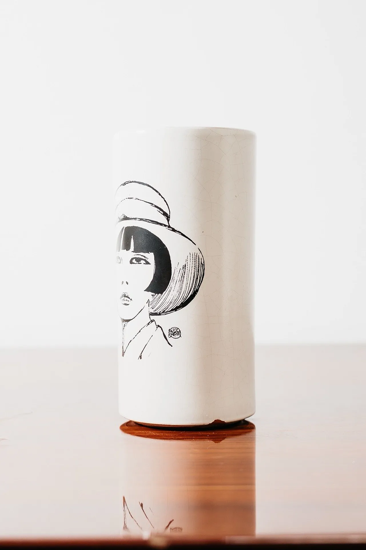 Guido Crepax “Valentina” Venetian Terracotta Ceramic Vase, 1970s 3