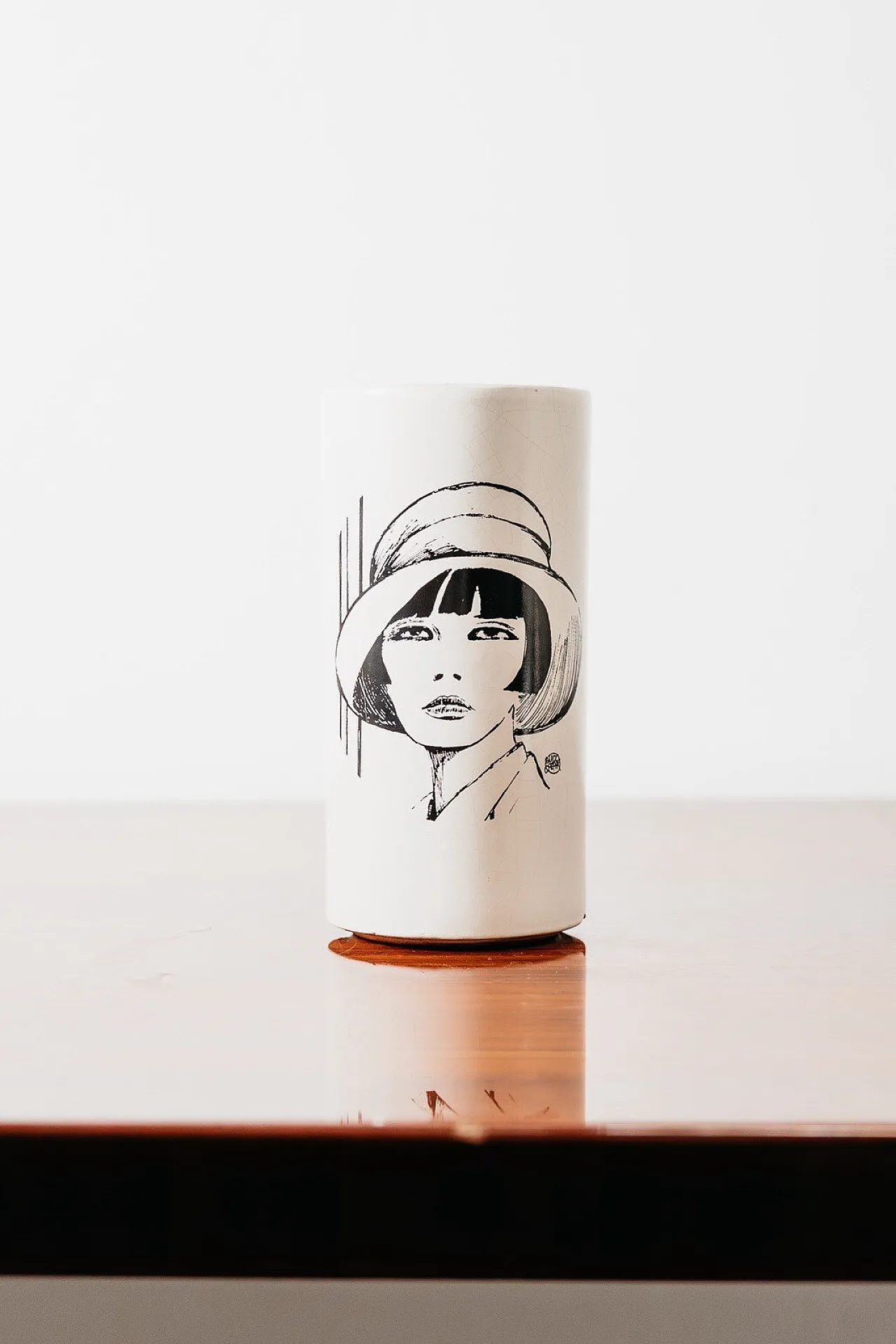 Guido Crepax “Valentina” Venetian Terracotta Ceramic Vase, 1970s 5