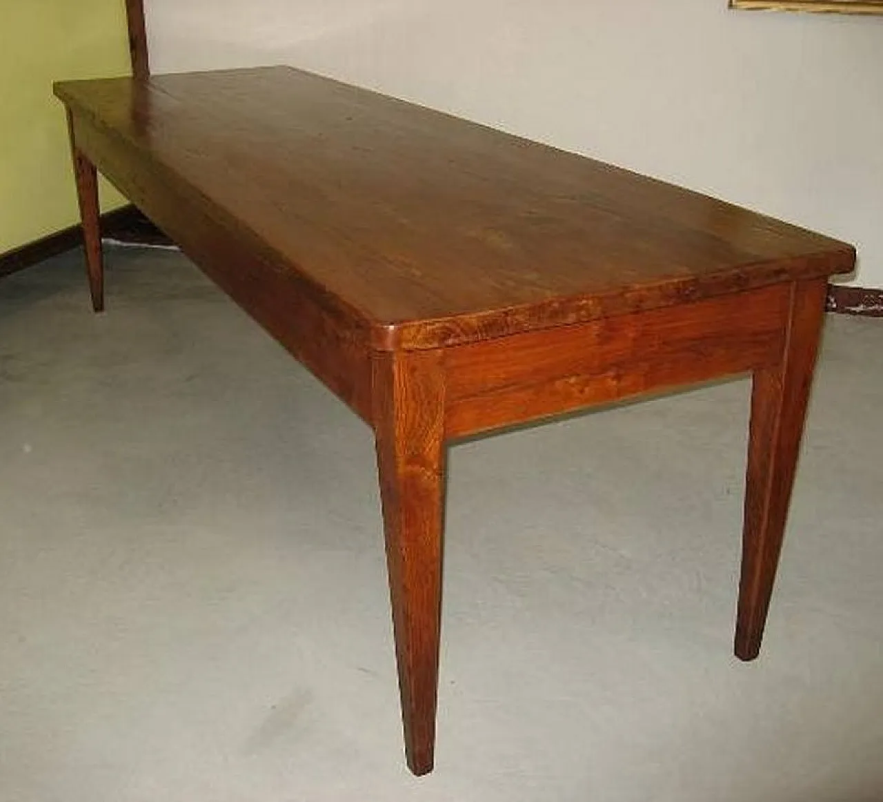 Tavolo rettangolare antico in olmo massello. Italia, inizio 1800. 1