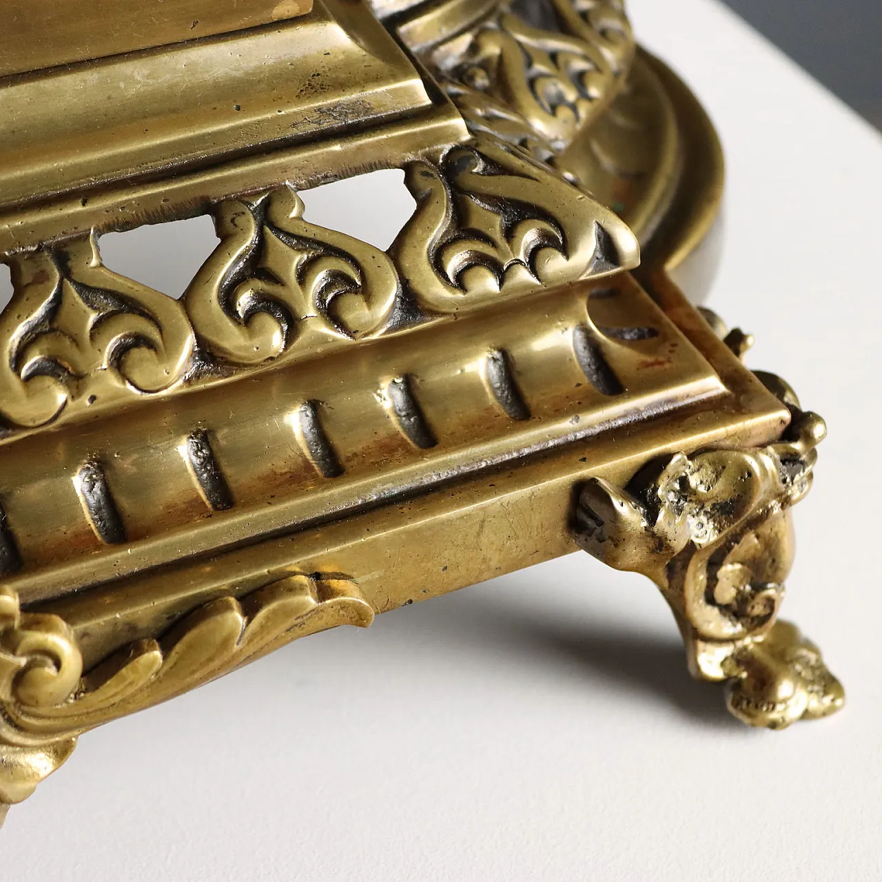 Bronze table clock, 19th century 7