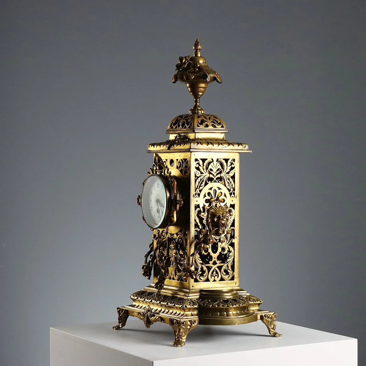 Bronze table clock, 19th century 10