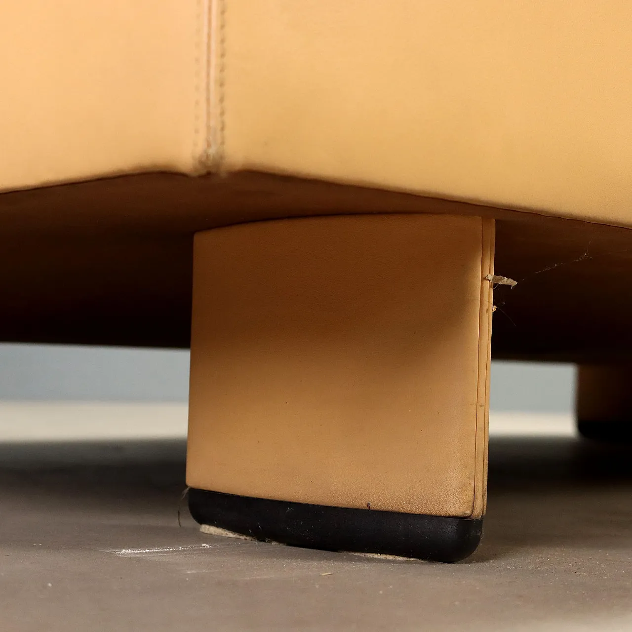 Serenade sofa by Tito Agnoli for Poltrona Frau, 1980s 9