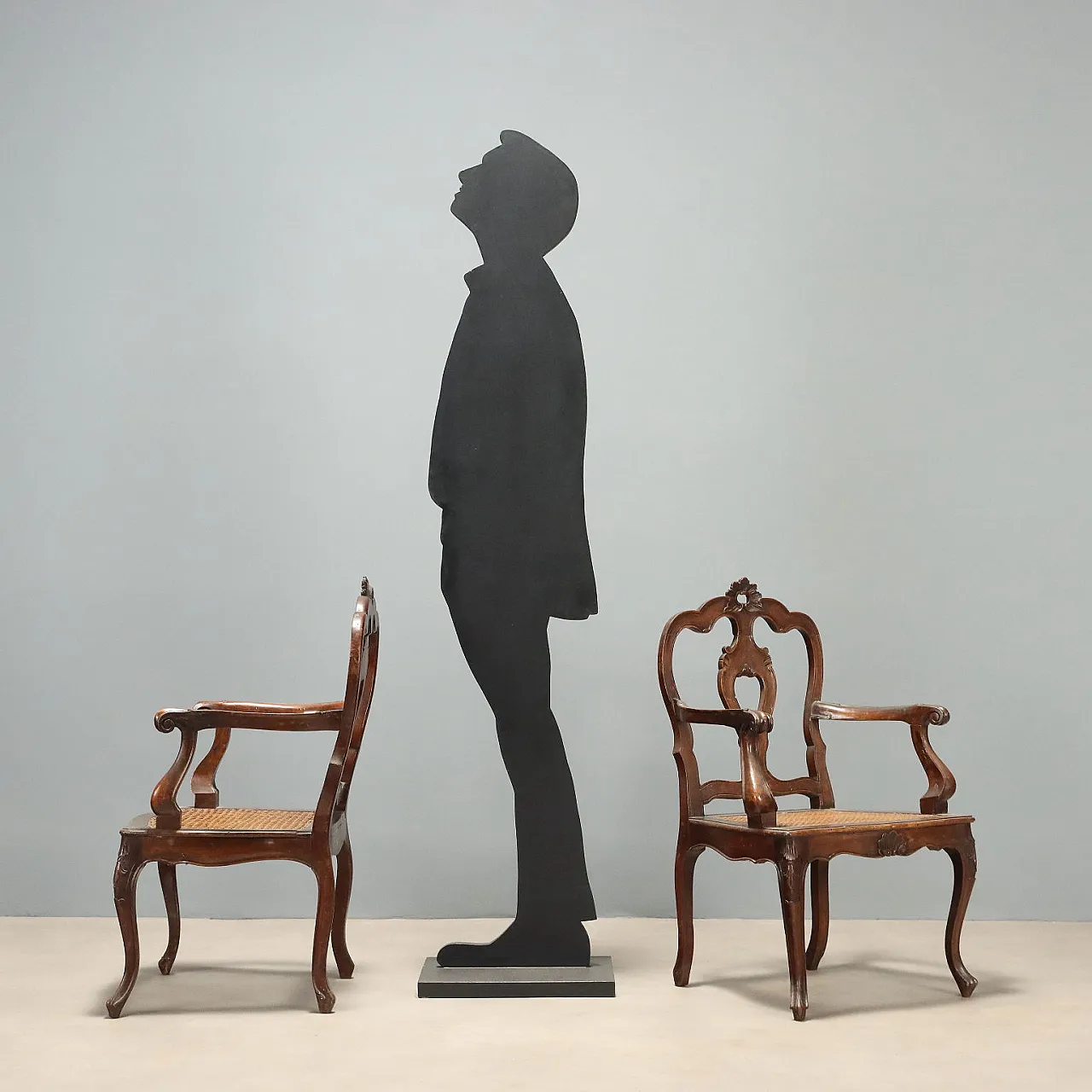 Pair of Baroque style walnut armchairs, late 19th century 3