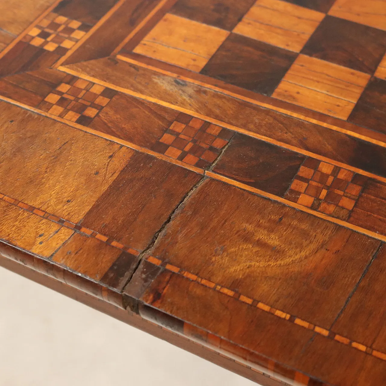 Rolo chessboard table, 19th century 6