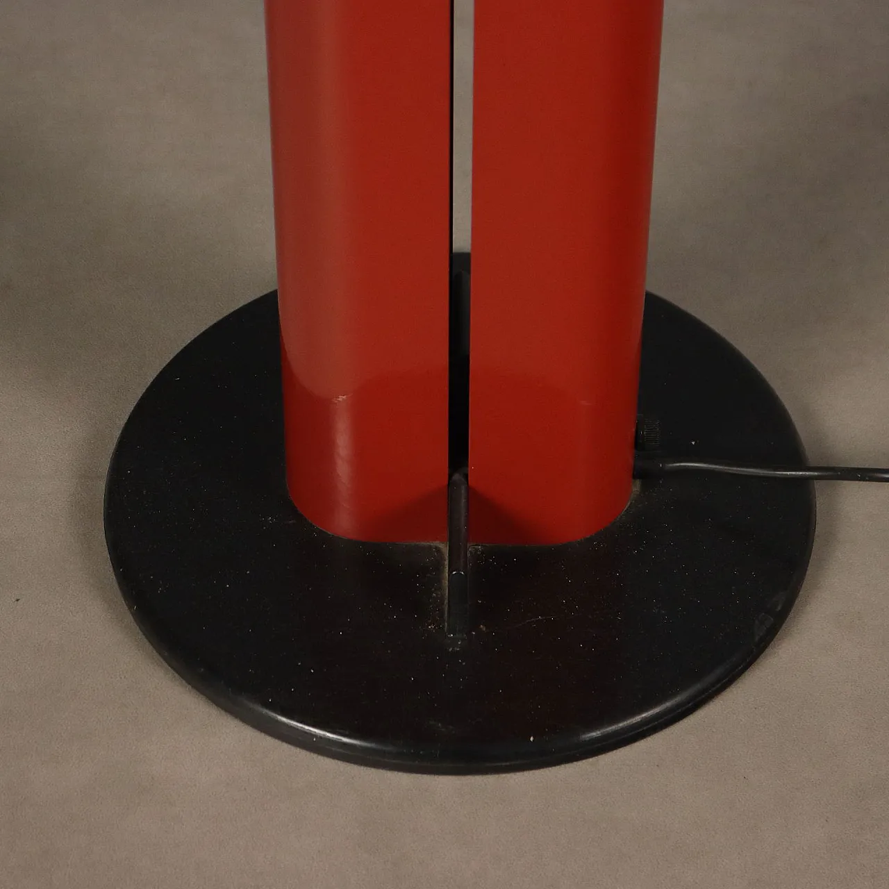 Lampada Megaron rossa di Artemide, '900 7
