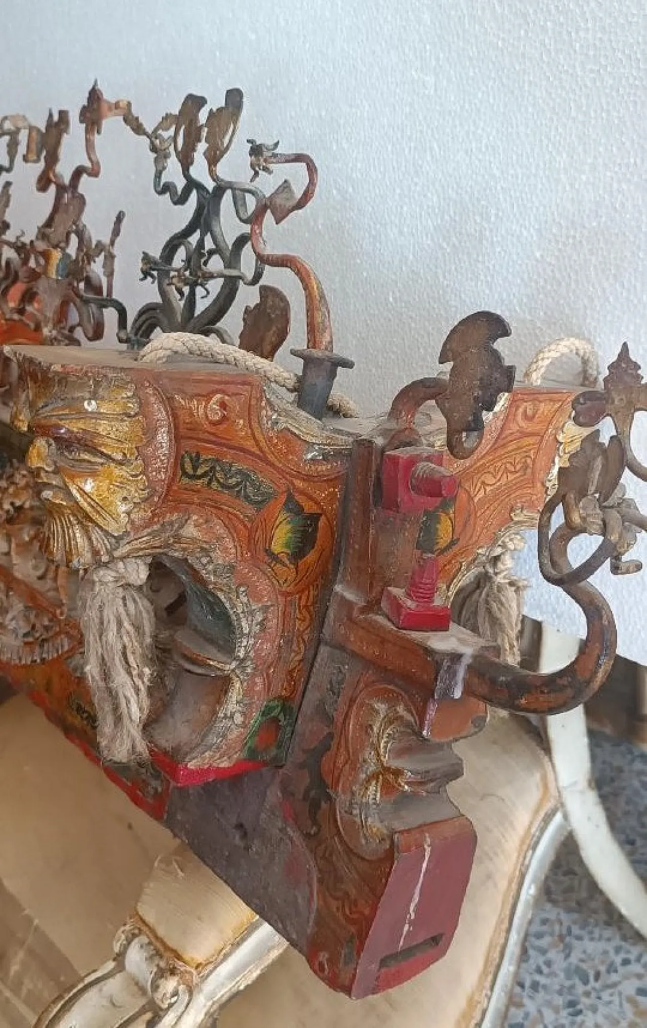 Sicilian wagon element transformed into a chandelier, 20th century 11
