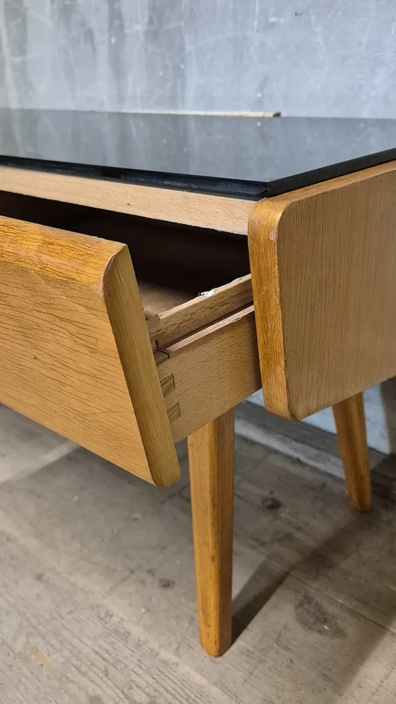 Credenza / mobile TV di metà secolo in rovere, metà '900 4