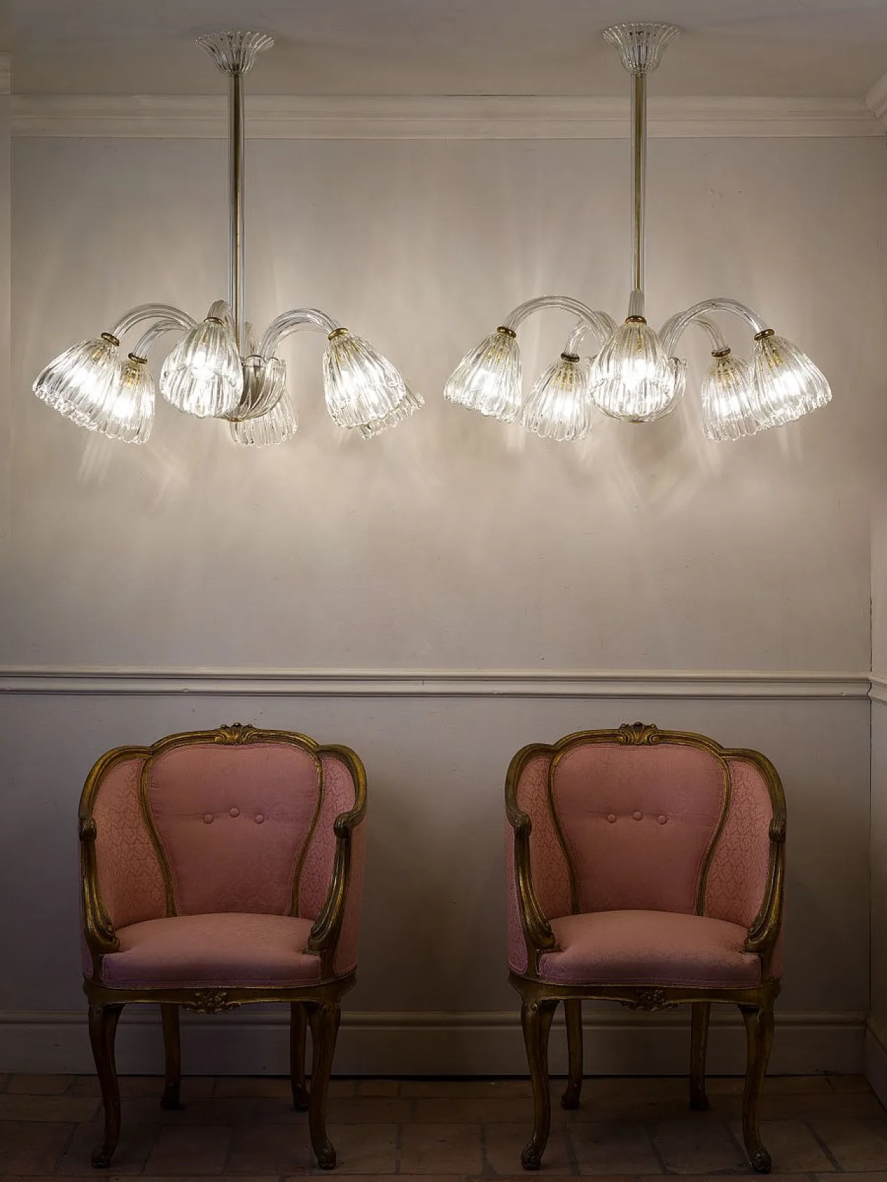 Pair of Murano glass chandeliers attributed to Barovier & Toso, 1940s 1