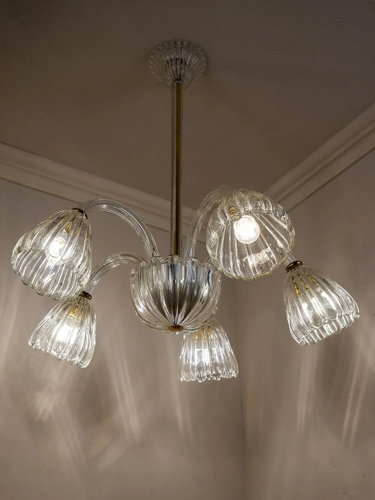 Pair of Murano glass chandeliers attributed to Barovier & Toso, 1940s 8