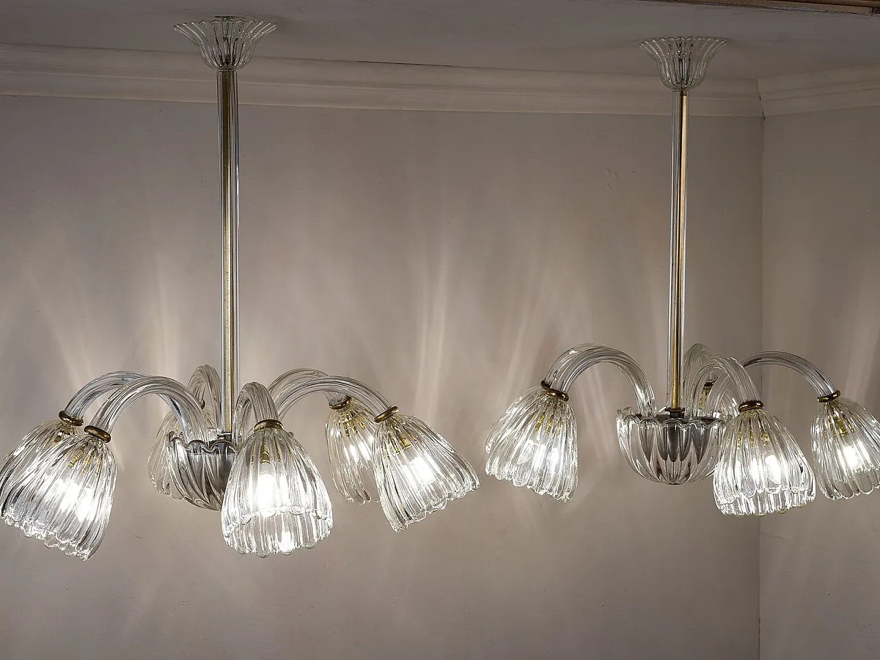 Pair of Murano glass chandeliers attributed to Barovier & Toso, 1940s 13