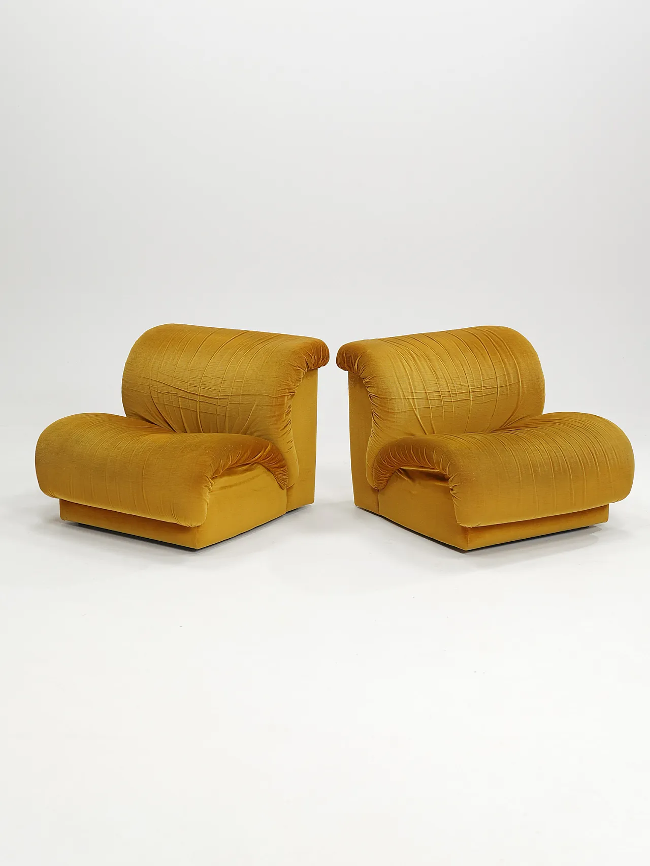 Coppia di poltrone Doimo Salotti, anni '70 8