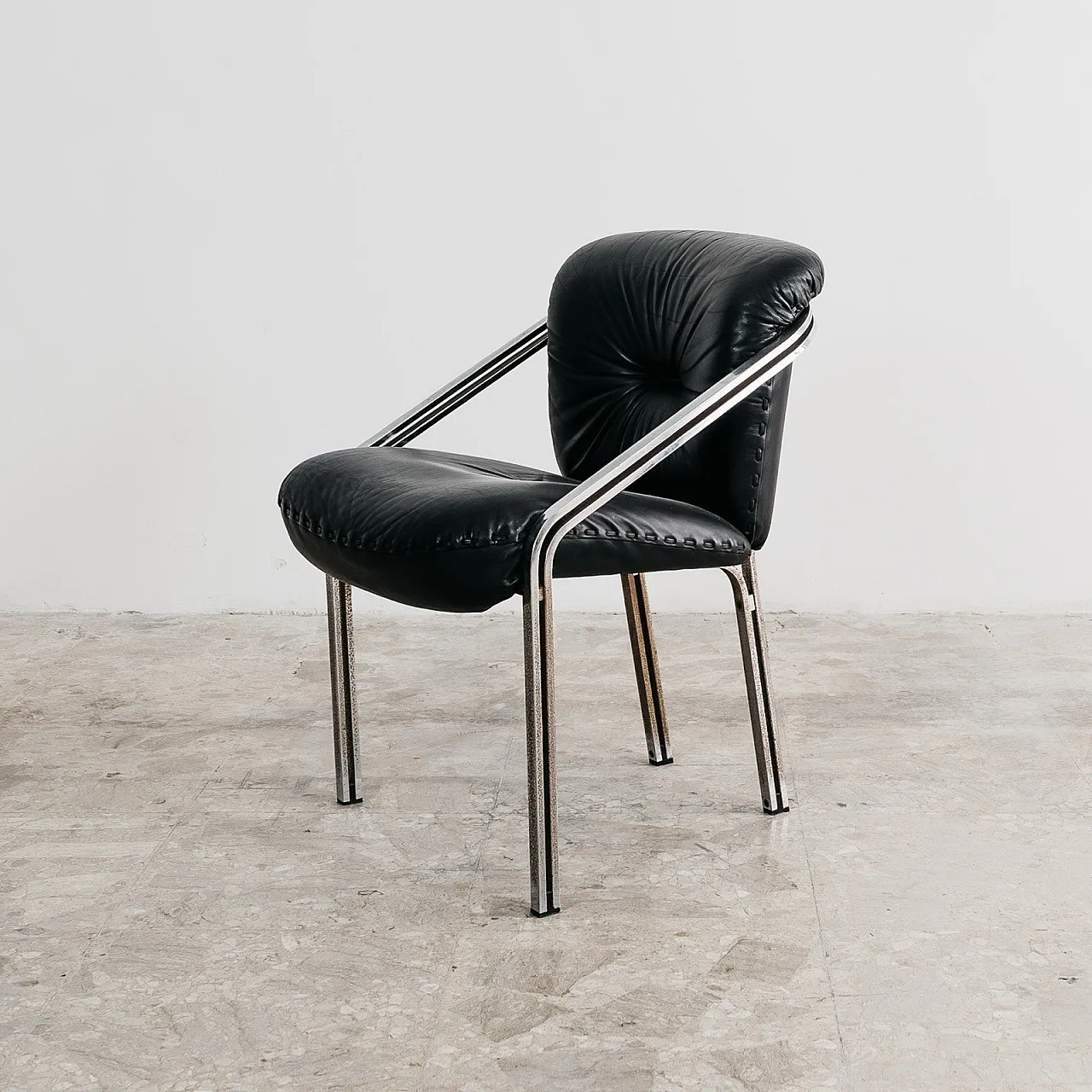 4 Armchairs by Mobil Girgi  in Steel and Leather, 1950s 12