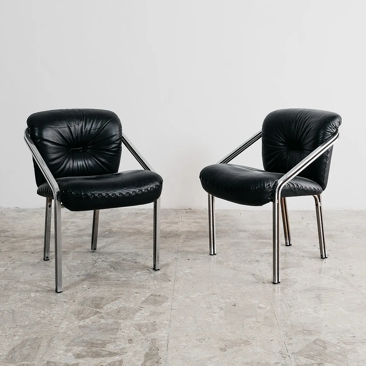 4 Armchairs by Mobil Girgi  in Steel and Leather, 1950s 15