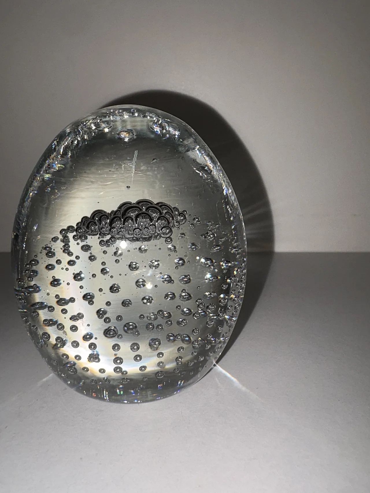 Egg-shaped paperweight 2