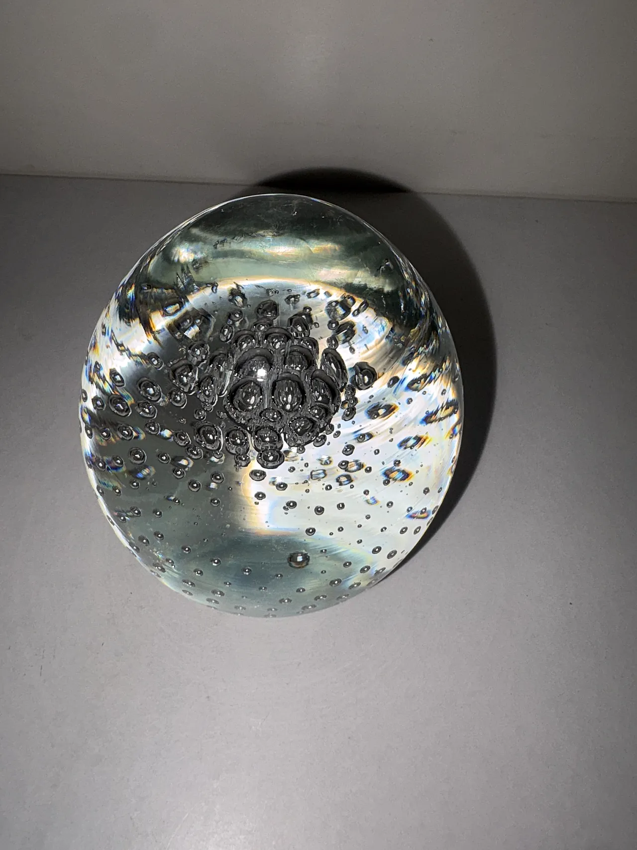 Egg-shaped paperweight 4