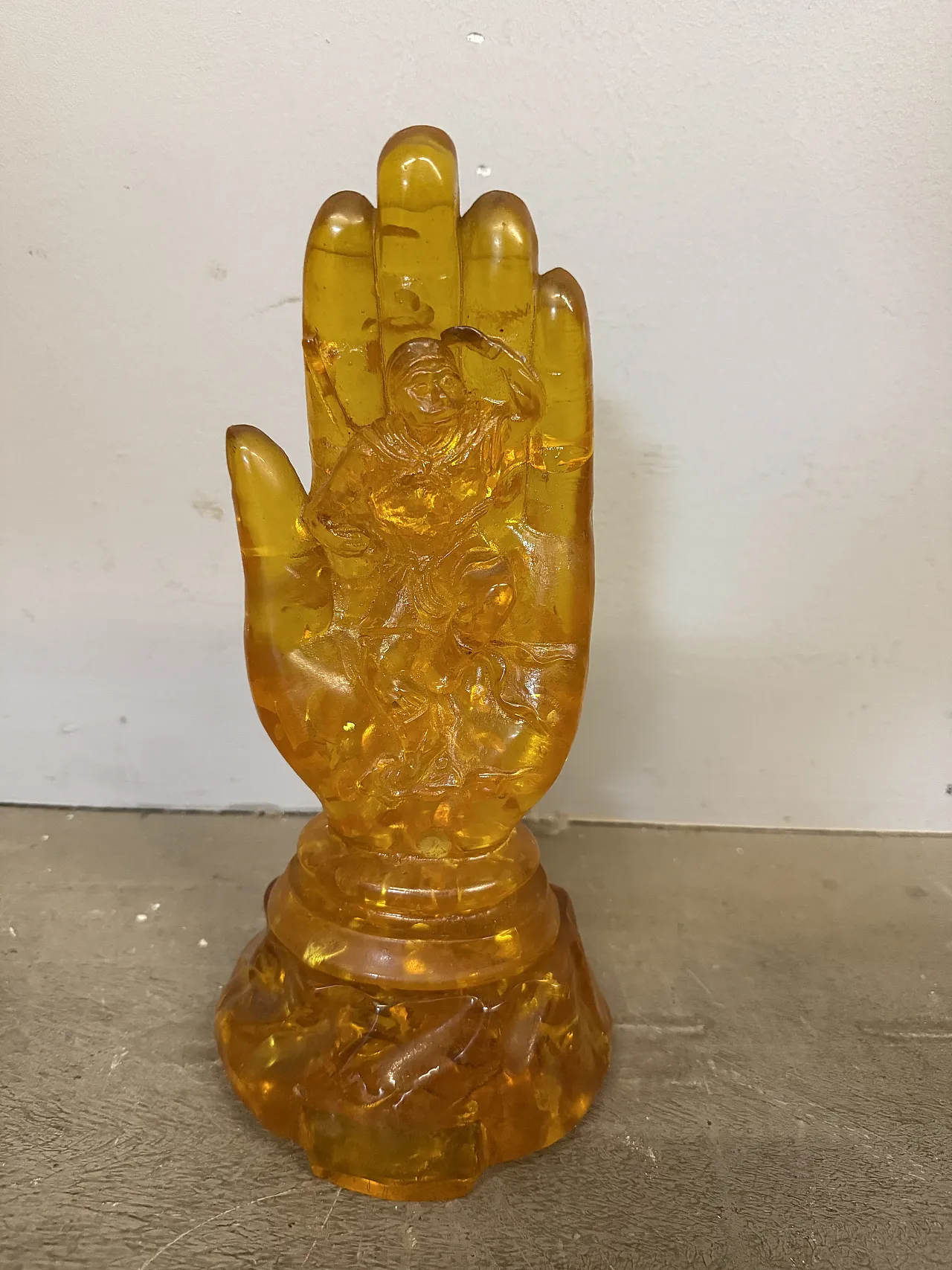 Mano Ambra con scolpito Buddah Cina, ‘900 1