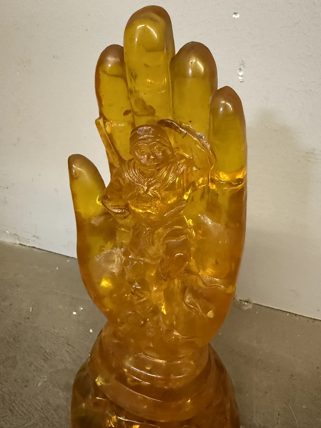 Mano Ambra con scolpito Buddah Cina, ‘900 5