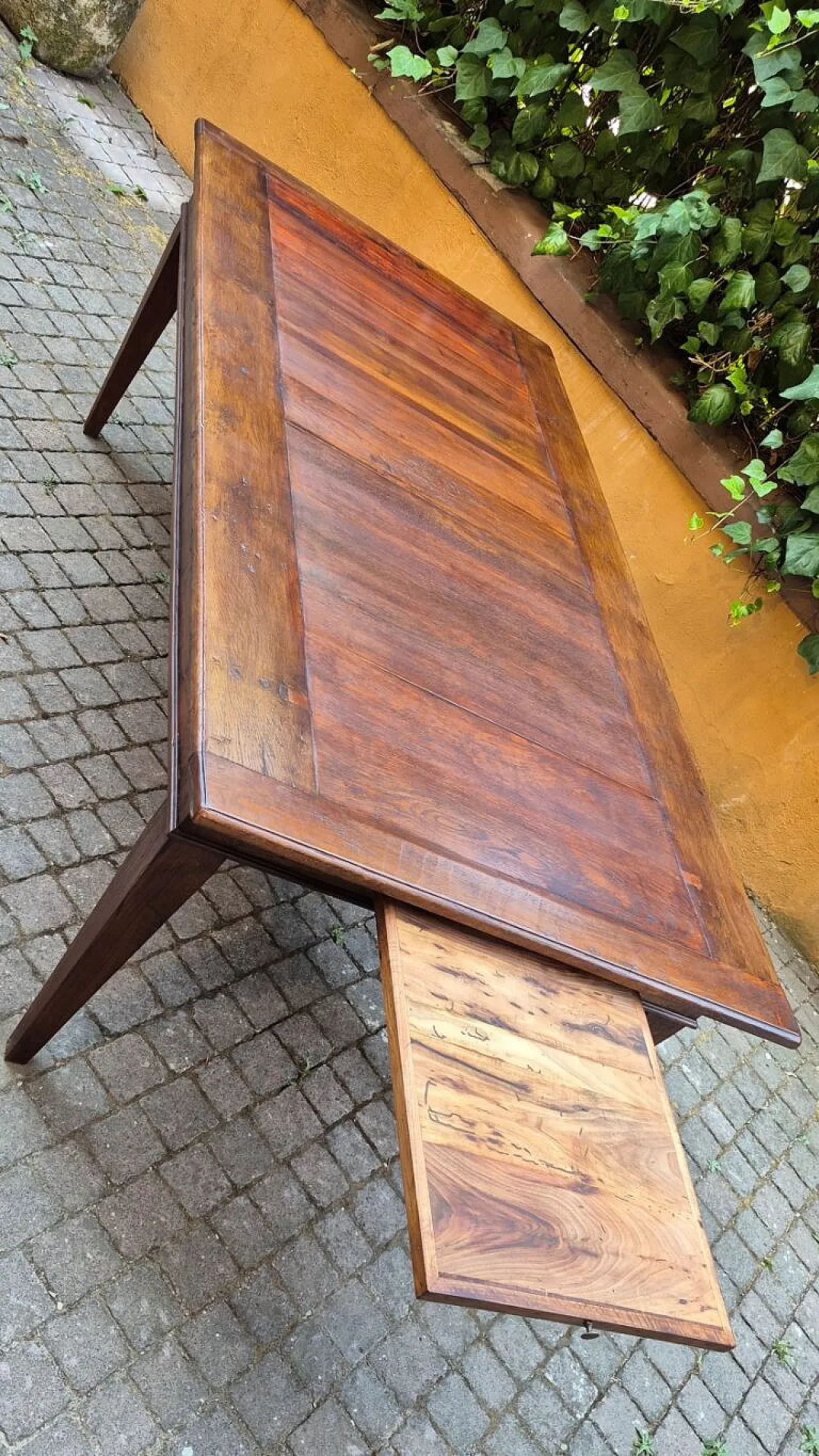 Louis XVI style dining table in oak, walnut and cherry, 19th century 6