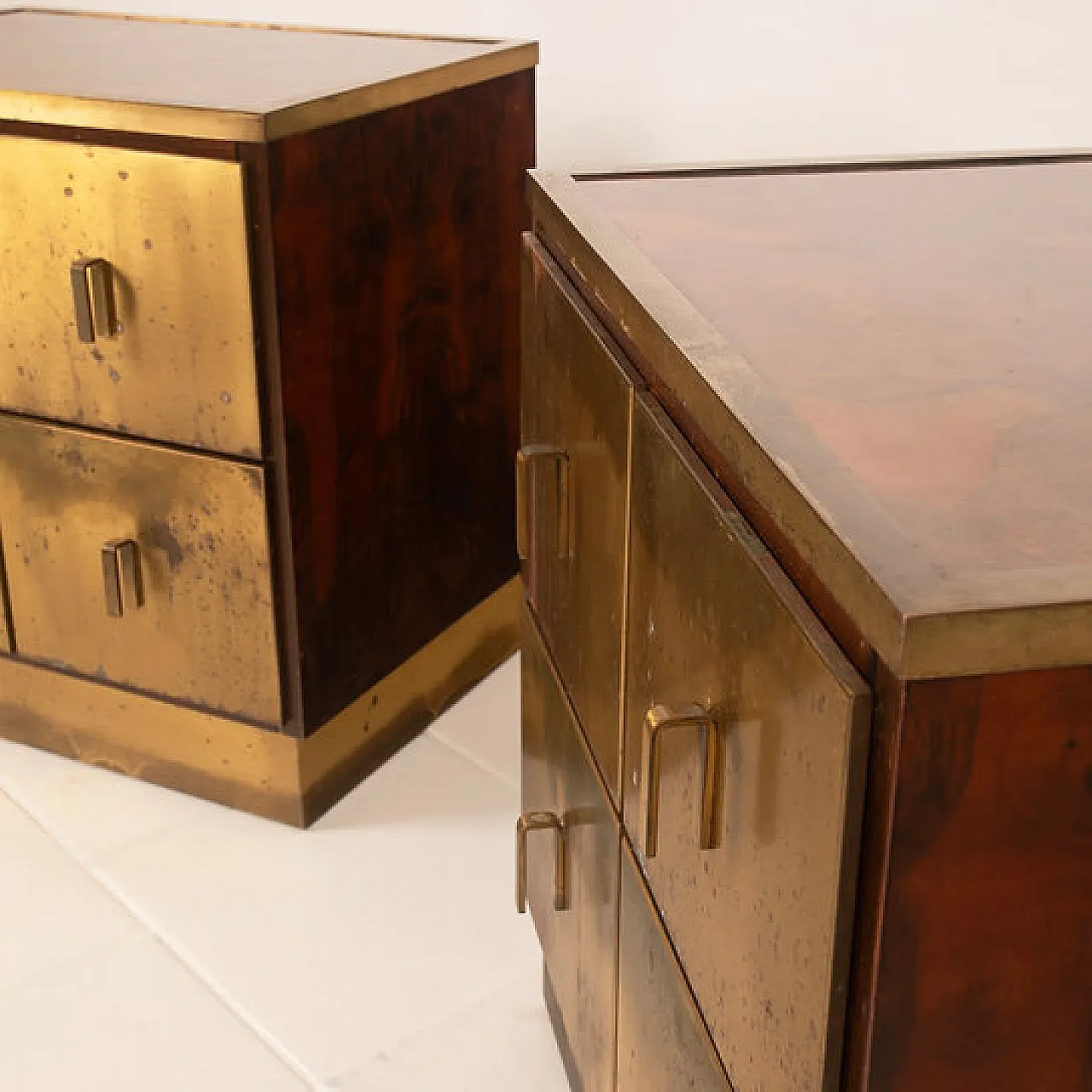 Aldo Frigerio walnut burl and brass nightstands, 1970s 13