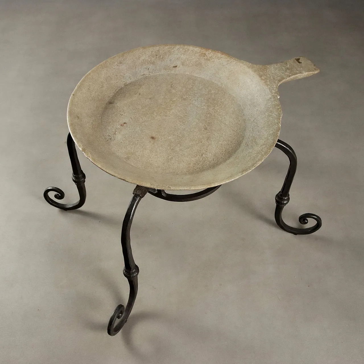 Wrought iron and marble coffee table, early 20th century 3