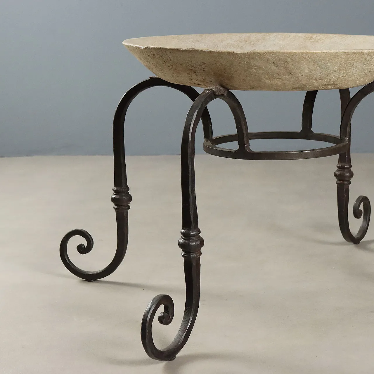 Wrought iron and marble coffee table, early 20th century 8