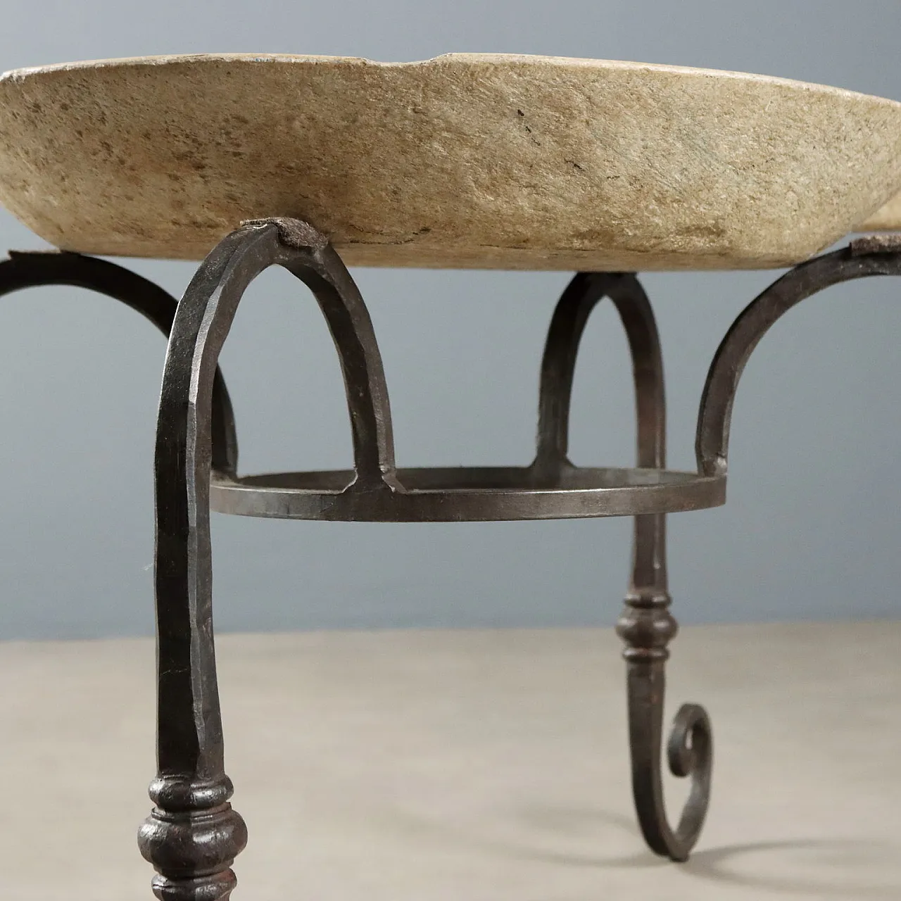Wrought iron and marble coffee table, early 20th century 9