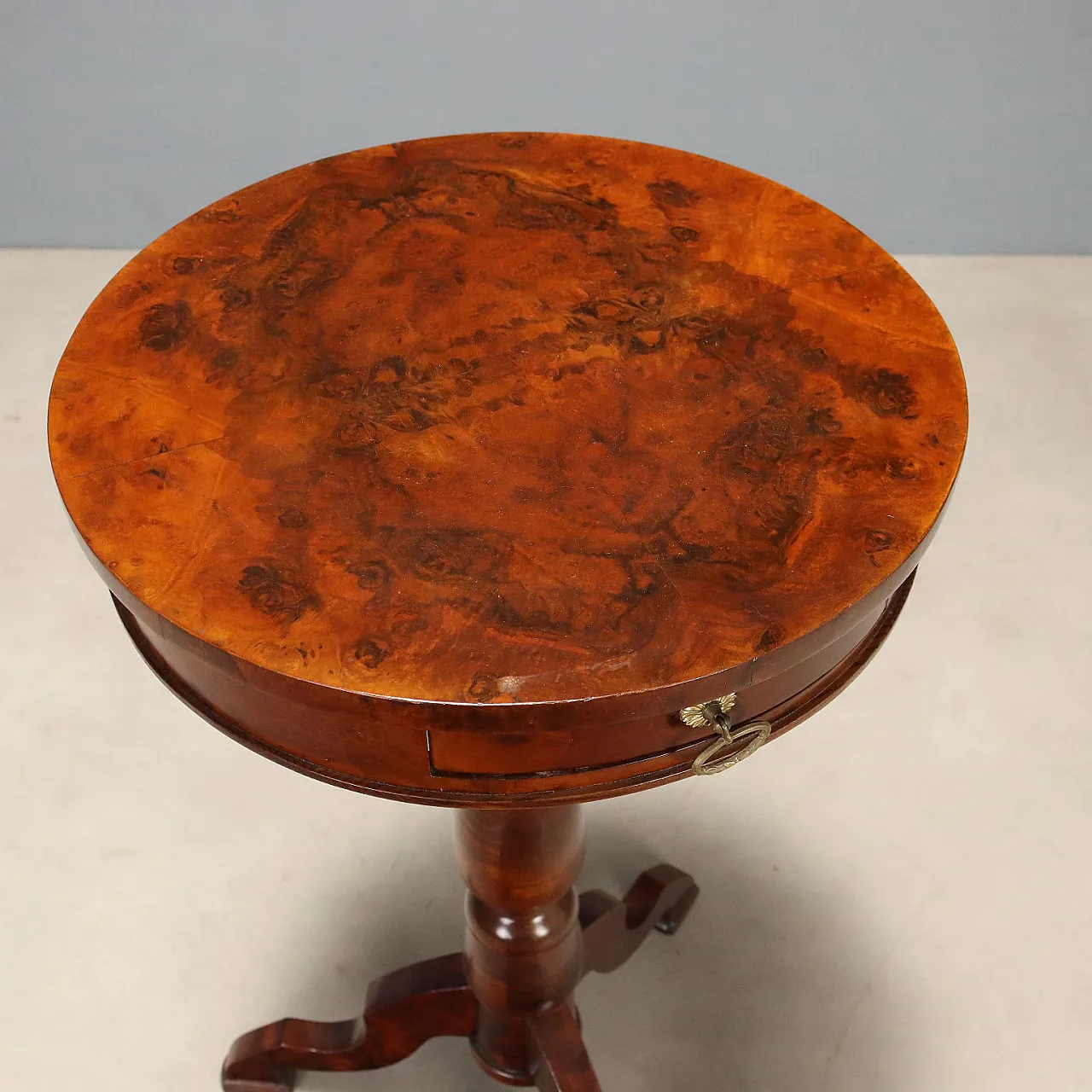 Walnut burl center table, 20th century 8