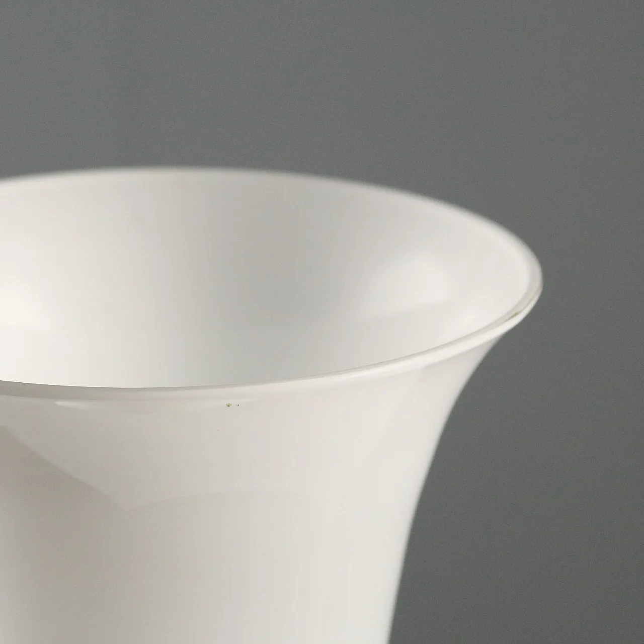 Vaso opalino bianco di Venini, '900 3