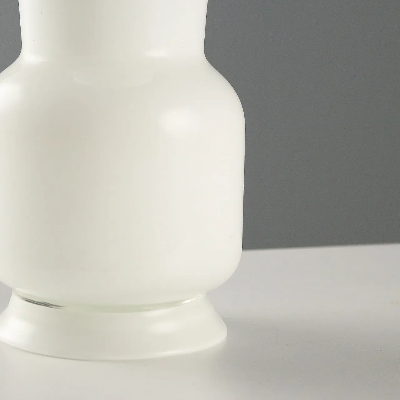 Vaso opalino bianco di Venini, '900 5