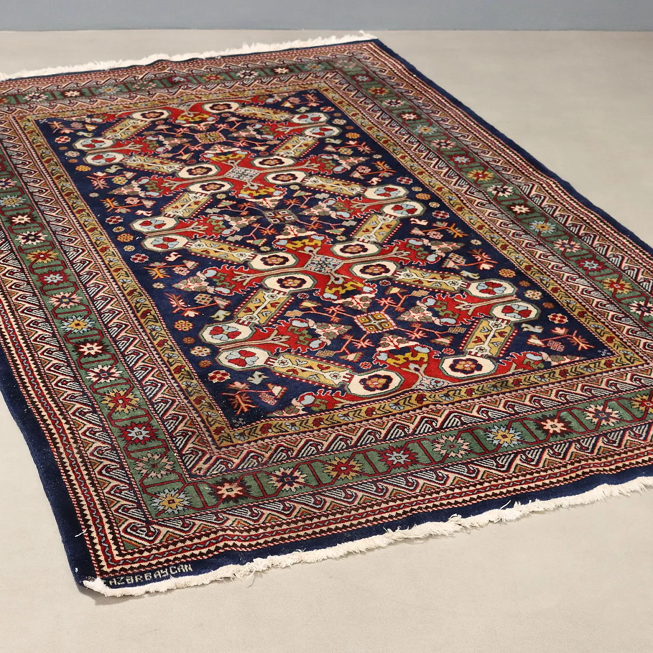 Shirvan rug in cotton and wool, late 20th century 1