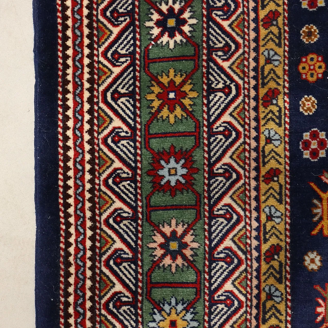 Shirvan rug in cotton and wool, late 20th century 6