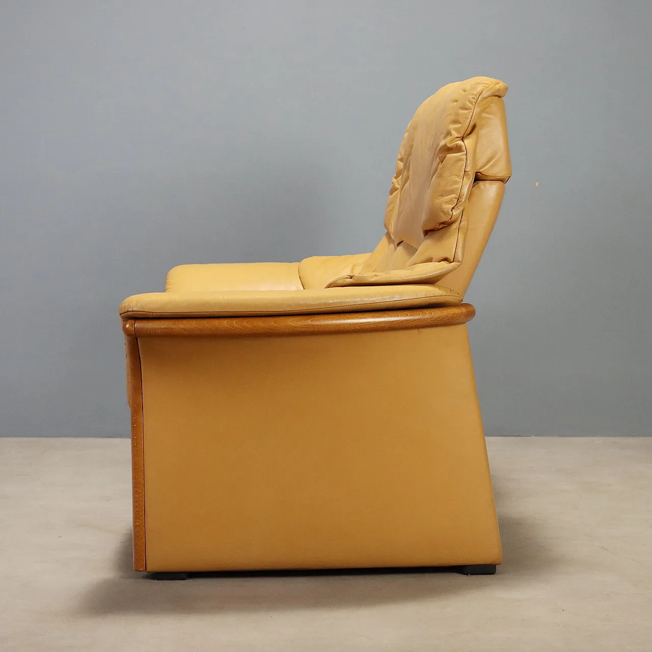 Ekornes twoseater sofa in leather, 20th century 10