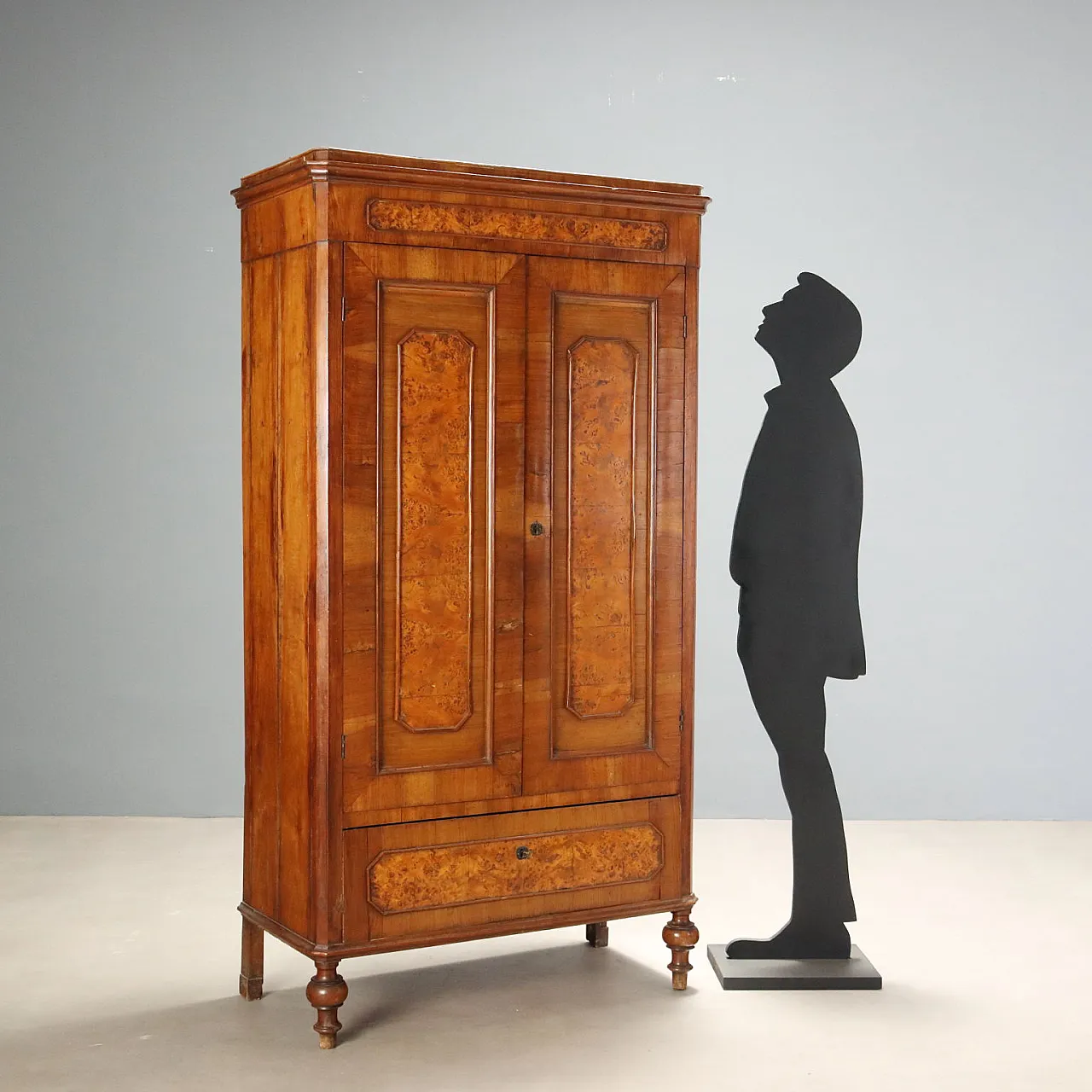 Umbertino wardrobe in walnut and walnut root, 19th century 2