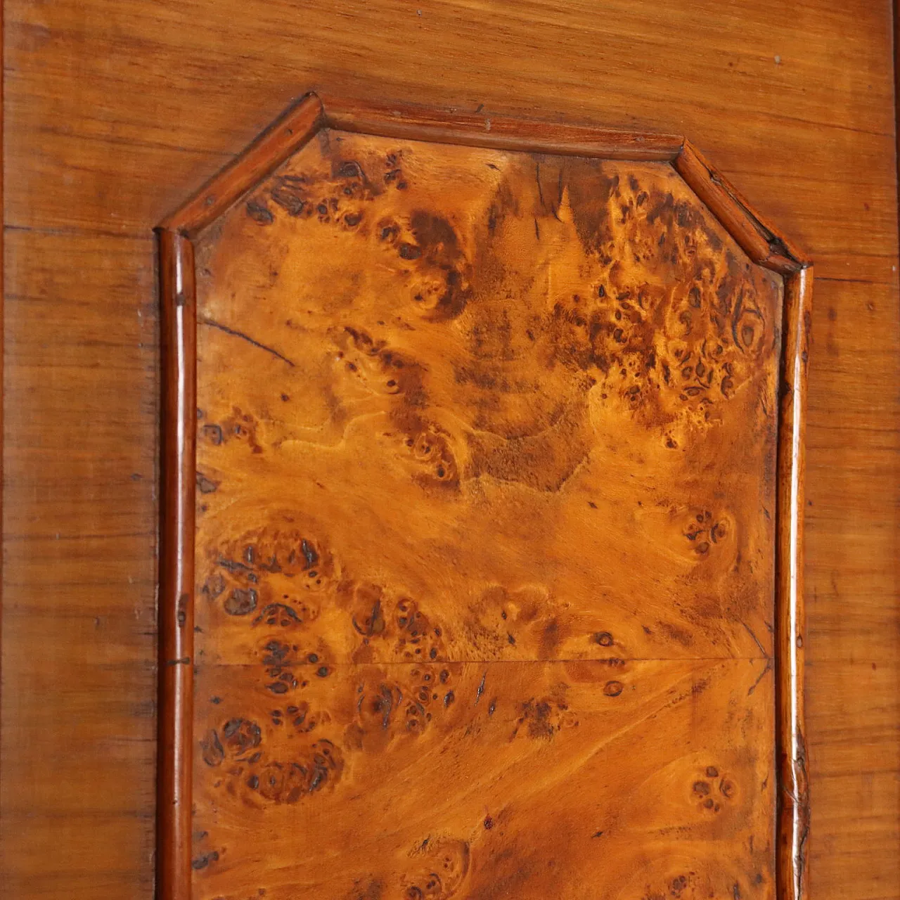 Umbertino wardrobe in walnut and walnut root, 19th century 4