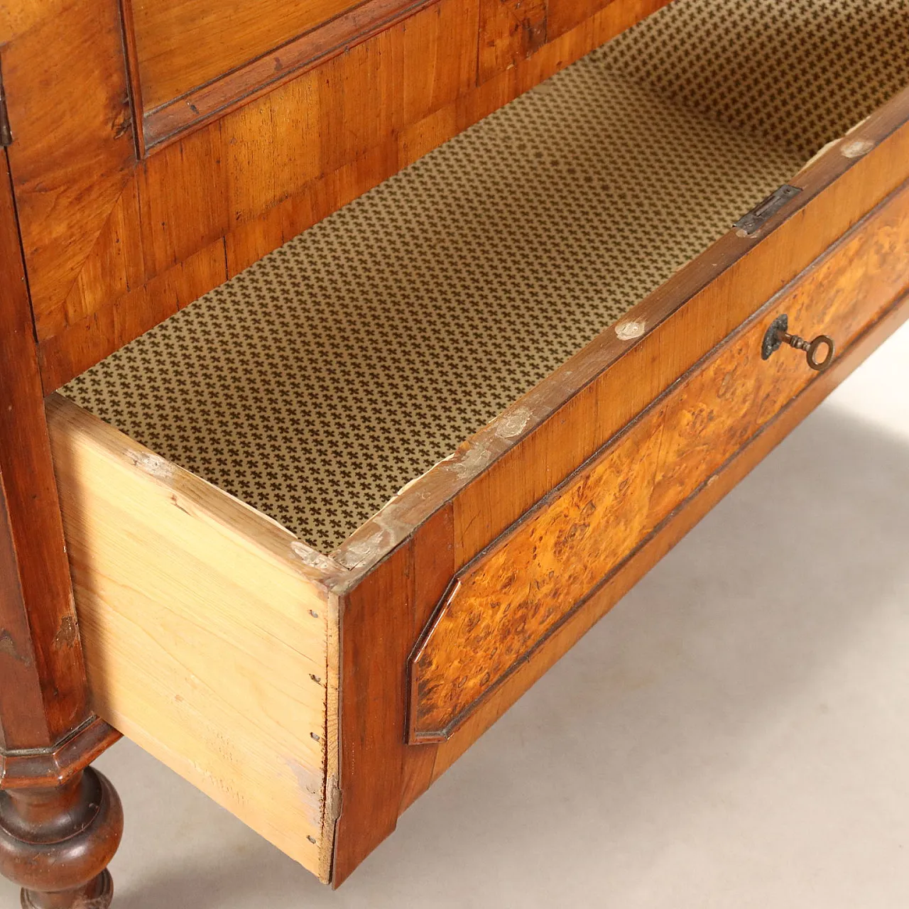Umbertino wardrobe in walnut and walnut root, 19th century 7