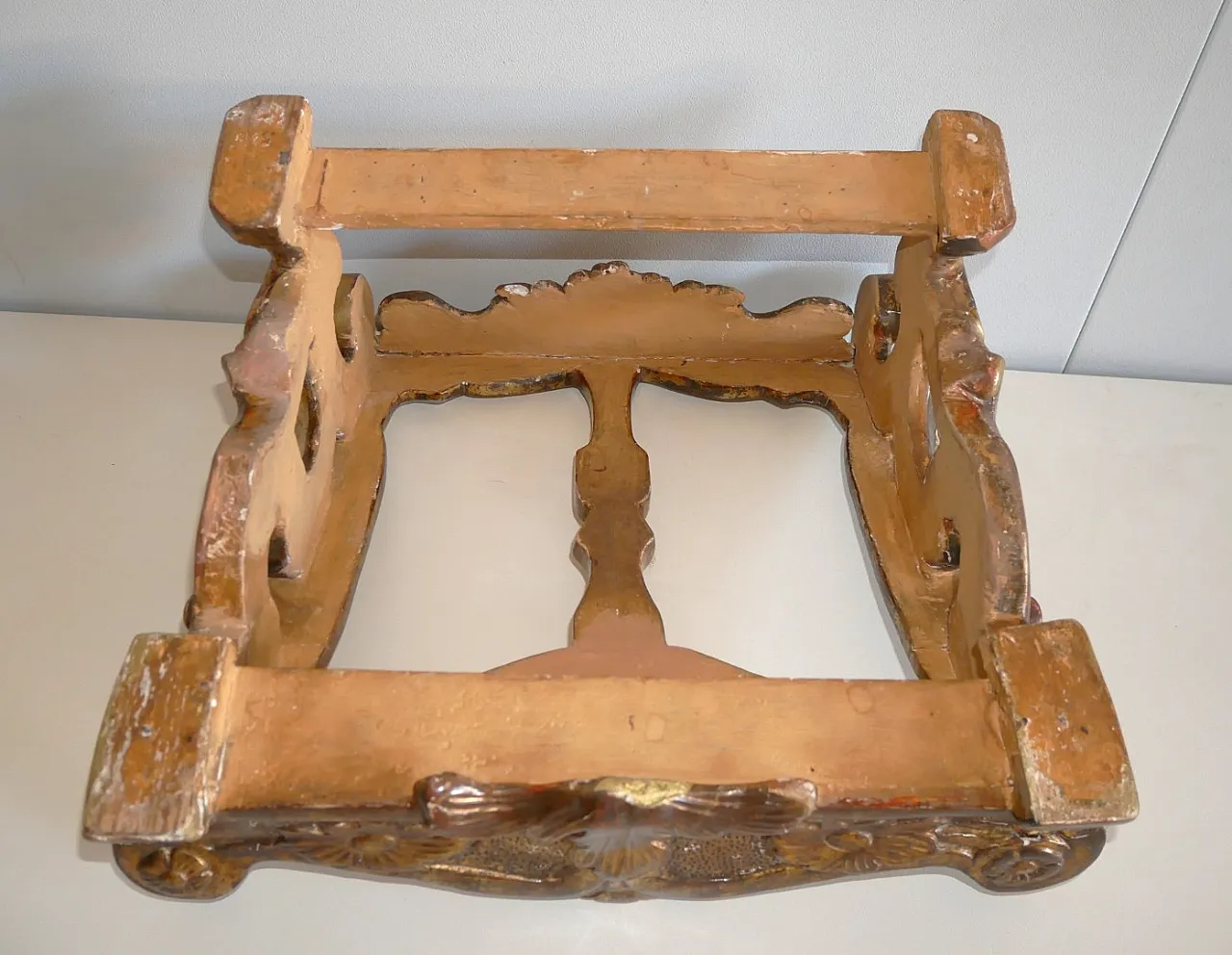 Antique gilded carved wooden lectern 10