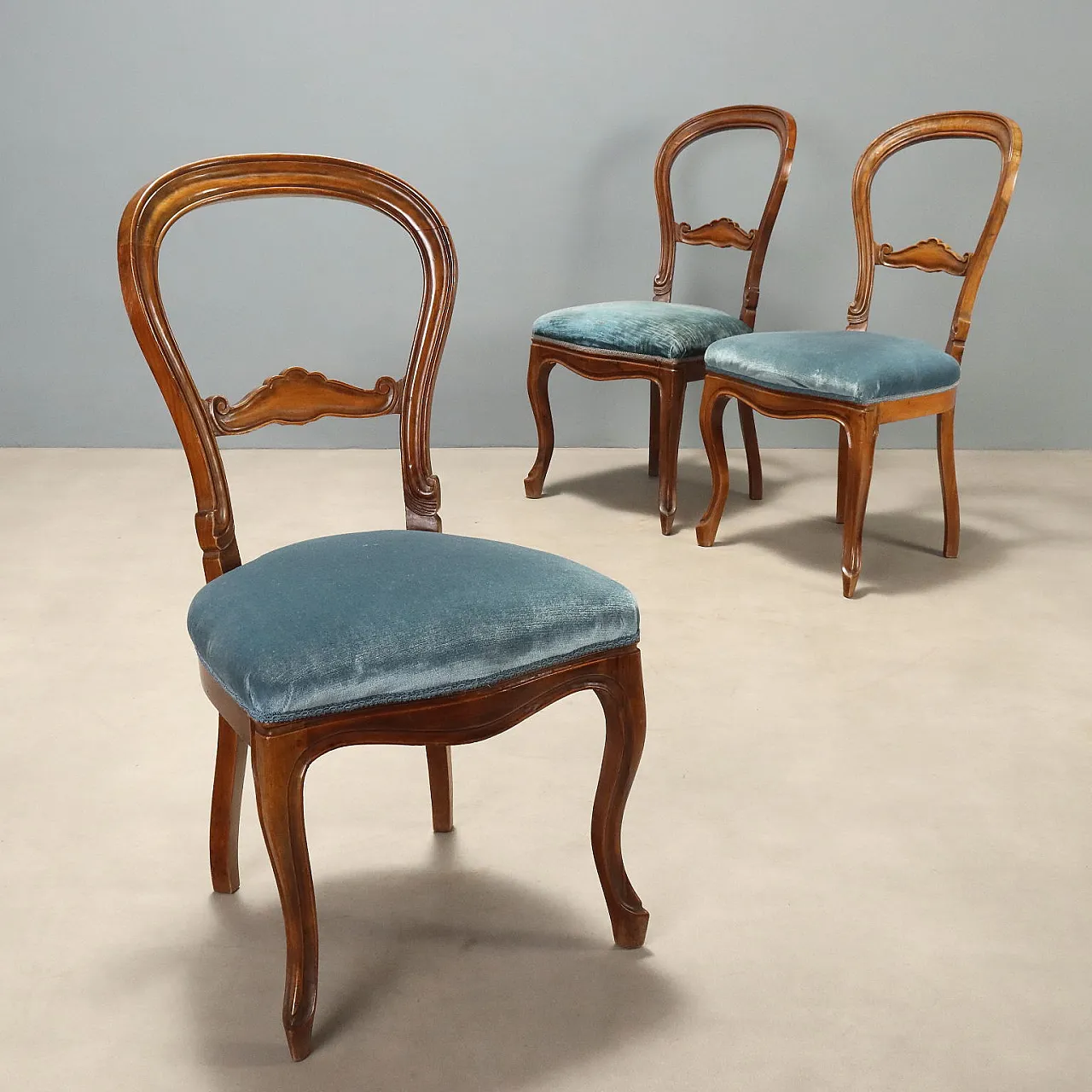 3 Sedie Luigi Filippo in noce con velluto blu, '800 1