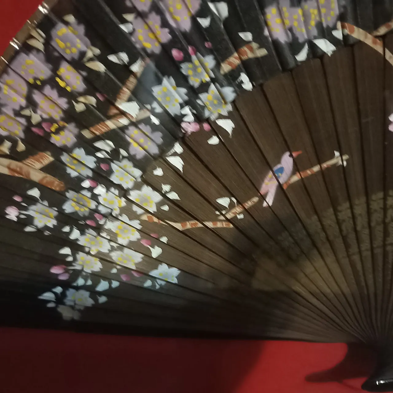 Japanese fan in a gilded wood and glass case, 1930s 7
