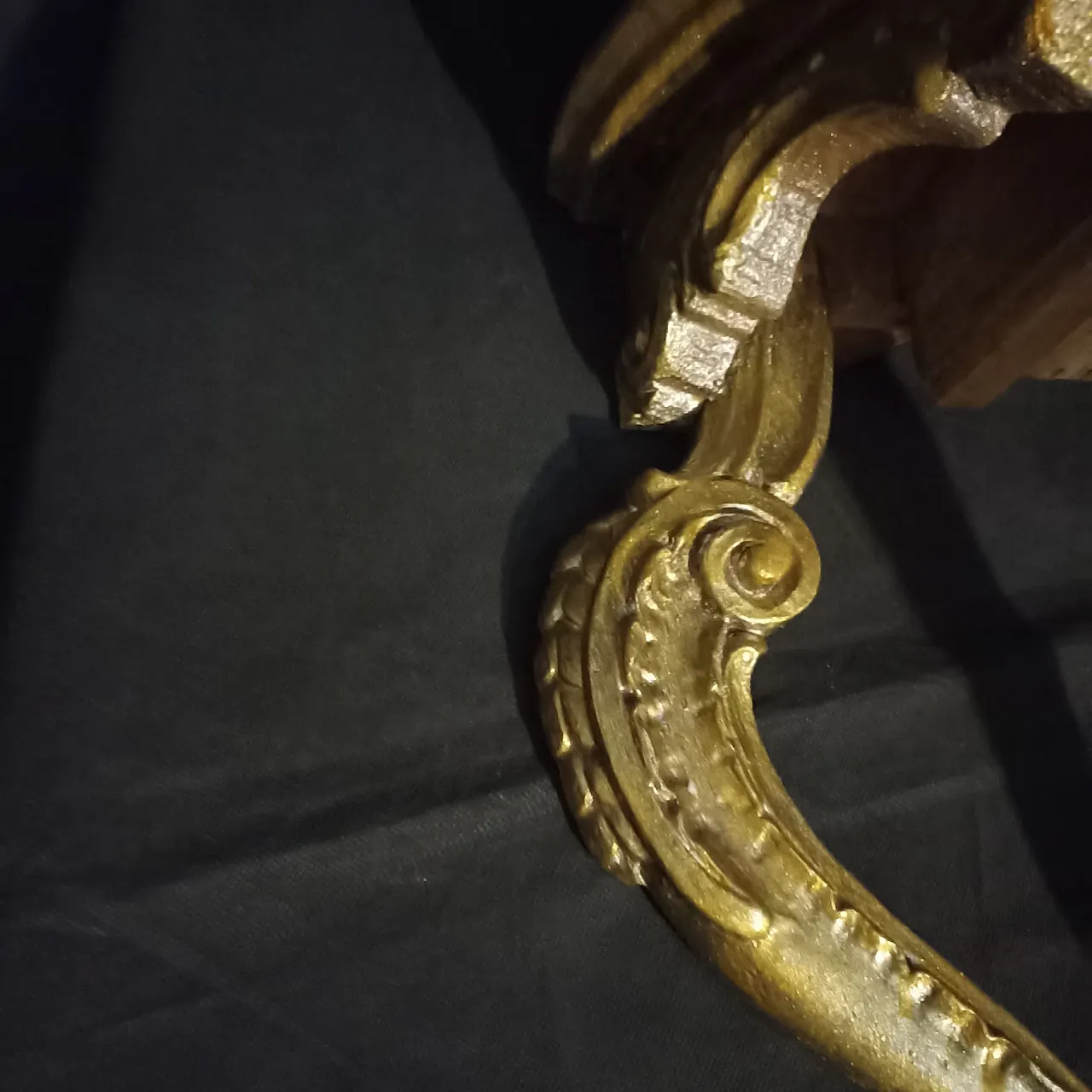 Carved and gilded wall console, late 19th century 28